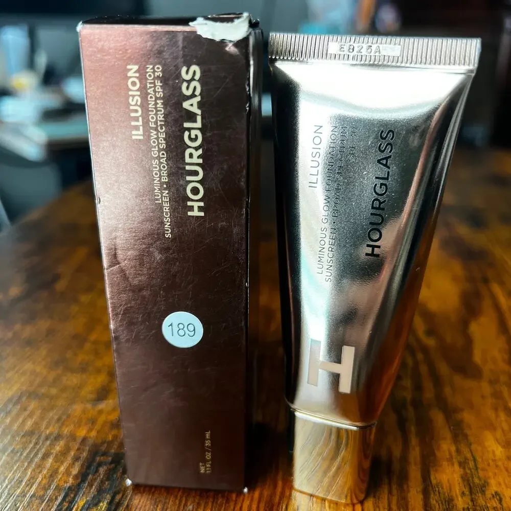 Hourglass  Illusion Luminous Glow Foundation SPF 30 | Shade 13